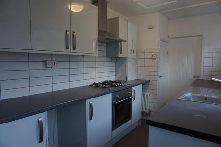 Lodge Road, Redditch - Photo 2