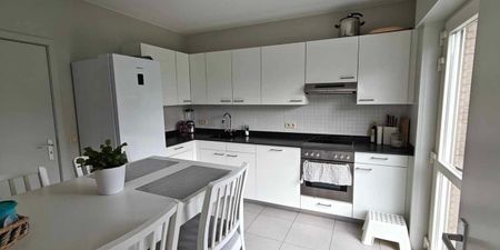 Eengezinswoning te huur in Rumbeke voor € 950 met 3 slaapkamers - Foto 3