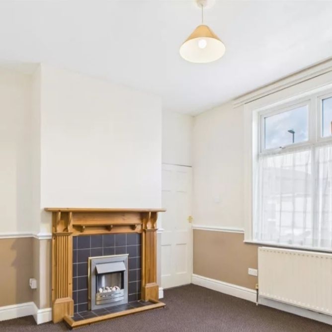 3 Bed Semi-Detached House, Latham Road, CV5 - Photo 1