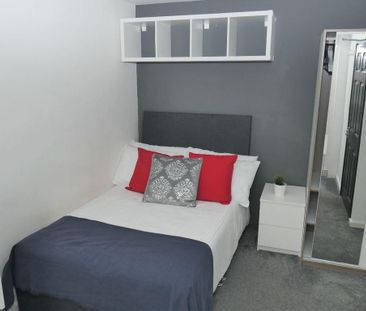 4 bedroom terraced house to rent - Photo 6