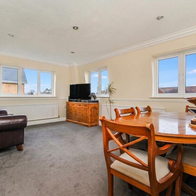 2 bedroom penthouse to rent - Photo 1