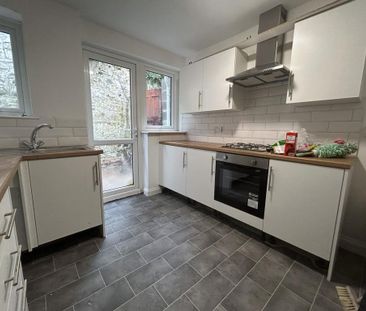 3 bedroom property to rent - Photo 3