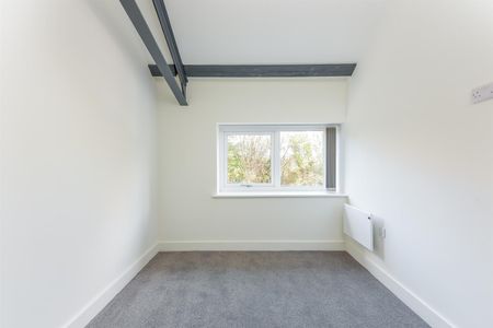 Rent Apt 17 Chantrey Picture House, Woodseats, S8 £950pcm - Photo 2