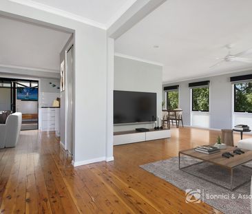 MODERN FAMILY HOME IN CONVENIENT NORTH ALBURY LOCATION - Photo 2