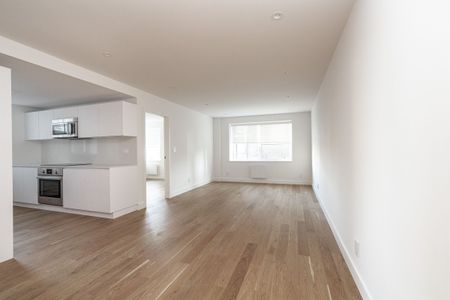 49 St. Clair Avenue West - Photo 3