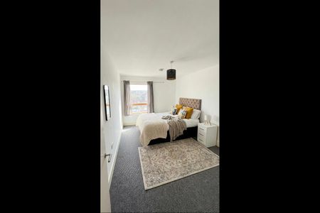2 Bed Flat, Derry Court, SW16 - Photo 4