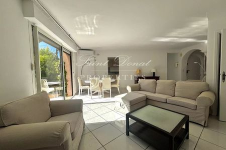 Mougins – Maison avec garage et jardin en résidence sécurisée - Photo 4