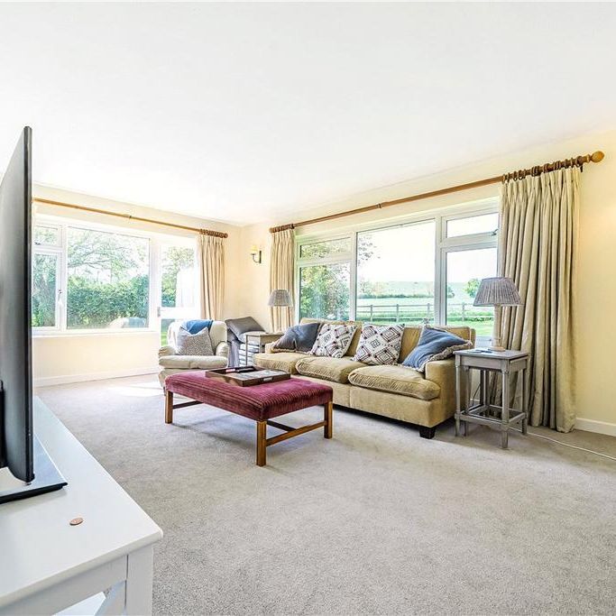 4 bedroom bungalow to rent - Photo 1