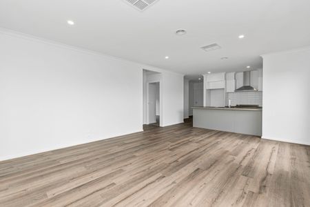 Modern Family Home in Beveridge - Photo 2