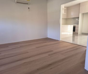 Fully Renovated, Four Bedroom Family Home - Photo 4