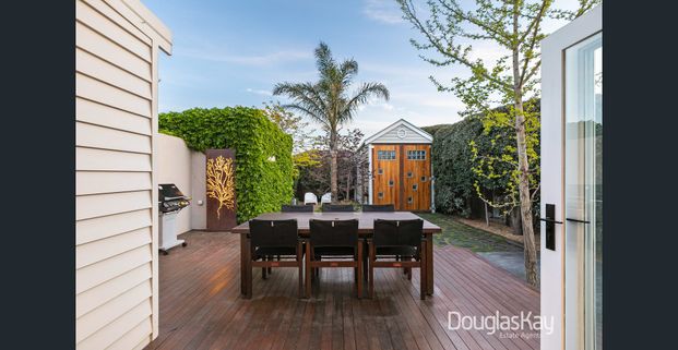 100 Years Perfected, An Exercise in Class. - Photo 1