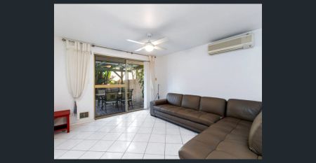 STREET FRONT FAMILY HOME - Photo 4