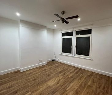 2 Bed Flat, Southbridge Road, CR0 - Photo 1