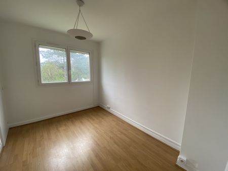Location Appartement 2 pièces 36m² BURES SUR YVETTE 91440 - Photo 2