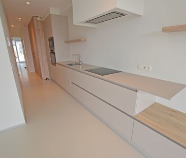 Nieuwbouwappartement met 1 slaapkamer gelegen in hartje Zoute met p... - Photo 3