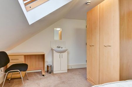 6 bedroom house to rent - Photo 3