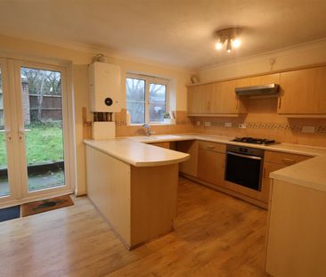 Devonport Close, Redditch - Photo 6