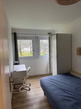 Une chambre avec salle de bain privative - Photo 5