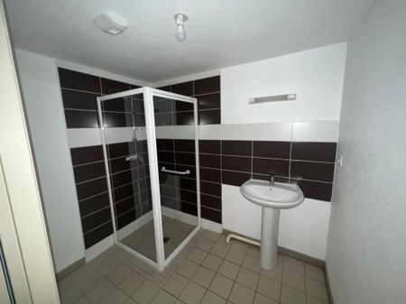 Location - Appartement T3 - 67 m² - Hérimoncourt - Photo 5