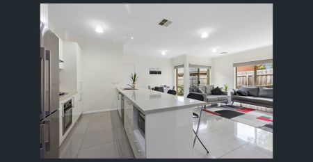 MODERN LIVING - Photo 2