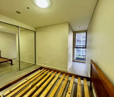 Fully Furnished / Spacious & Convenient 2 bedroom fully furnished a... - Photo 4