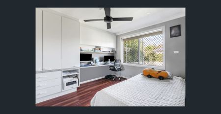 Delightful 3-Bedroom House, Perfectly Blends for Your Convenience! - Photo 5