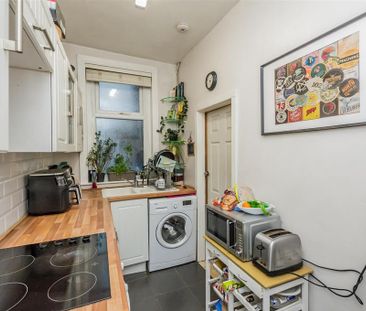 2 bedroom terraced house to rent - Photo 2