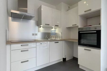 À louer – Beau 2 pièces avec terrasse et double box fermé - Photo 4