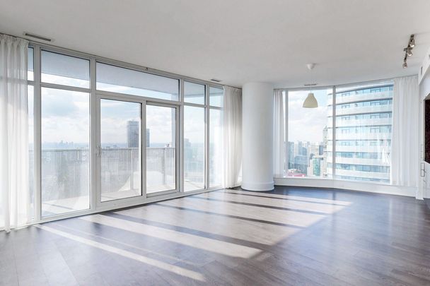 For Lease - 10 York Street Unit# 5510, Toronto, Ontario - Photo 1