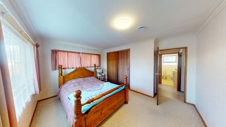 Springvale - 3 Bedrooms - Photo 5