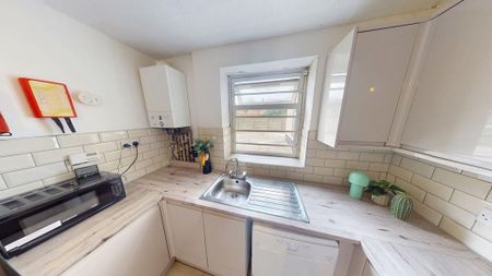 5 bedroom ground floor flat to rent - Photo 2