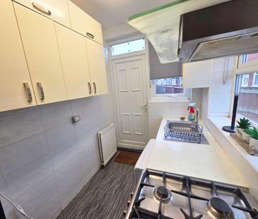 3 bedroom terraced house to rent - Photo 6