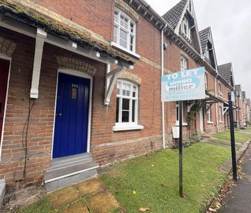3 bedroom terraced house to rent - Photo 2