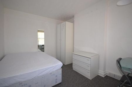 Bournemouth Osborne Road Winton, BH9, Dorset - Photo 3