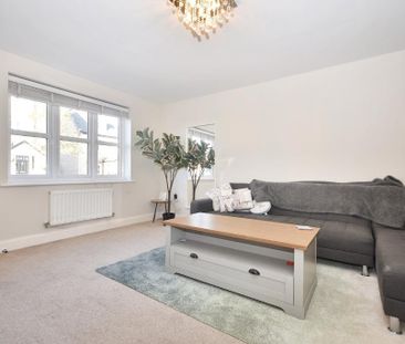 3 bedroom semi-detached house to rent - Photo 3