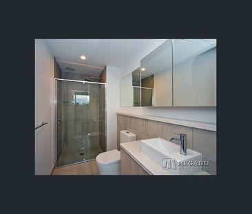 Spacious Apartment with Beautiful Uninterrupted View - Photo 6