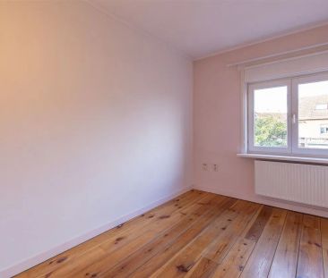 Stadswoning met drie slpk en tuintje op gunstige locatie te Aarschot - Photo 2