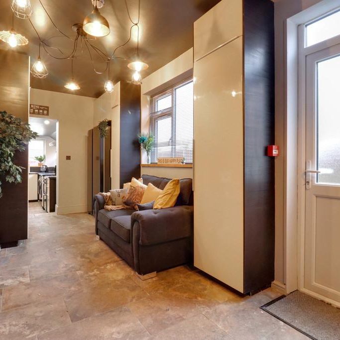 1 bedroom in a house share to rent - Photo 1