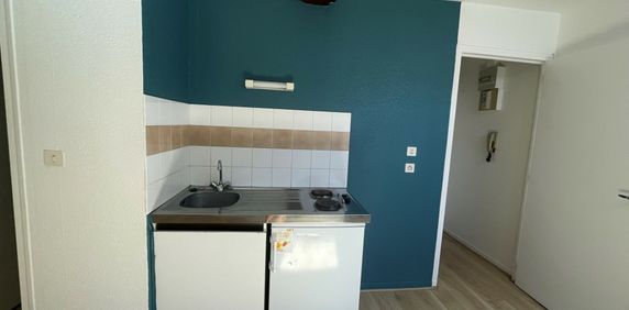 Location BEAU STUDIO DE 20 M²- Place des Carmes – Limoges – Begip - Photo 2