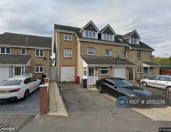 1 bedroom in a house share to rent - Photo 1