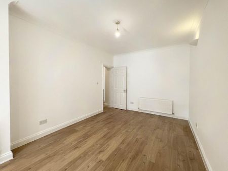 2 bedroom maisonette to rent - Photo 4