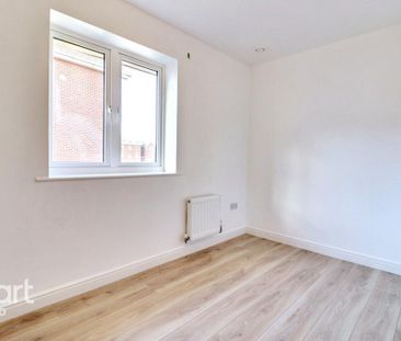 4 bedroom semi-detached house to rent - Photo 1