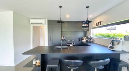 EDGEWARE - 3 BEDROOMS, 2 BATHROOMS, HEATPUMP, SINGLE GARAGE - Photo 2