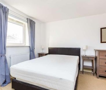 Blake House, Gunwharf Quays, PO1 - Photo 3