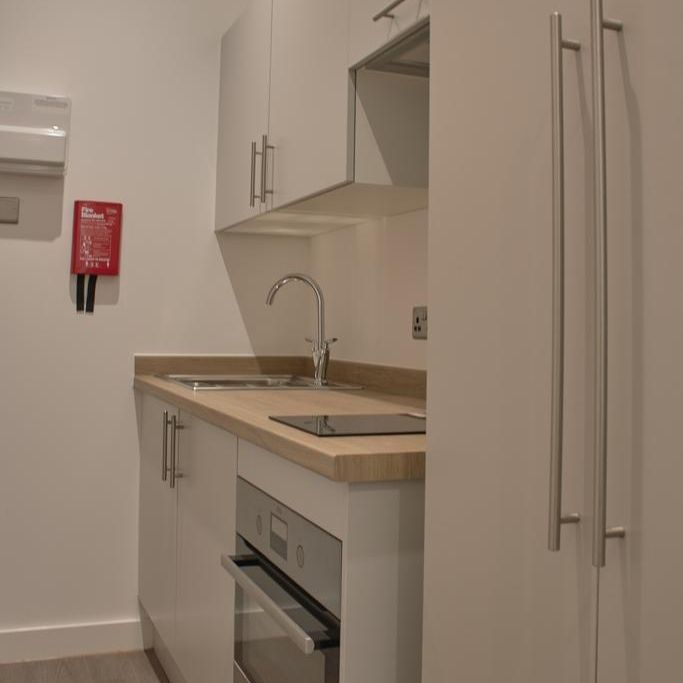 Studio to rent - Photo 1