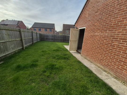3 bedroom semi-detached house to rent - Photo 1
