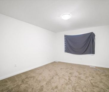 For Lease - 7 Saffron Way, Pelham, Ontario - Photo 4