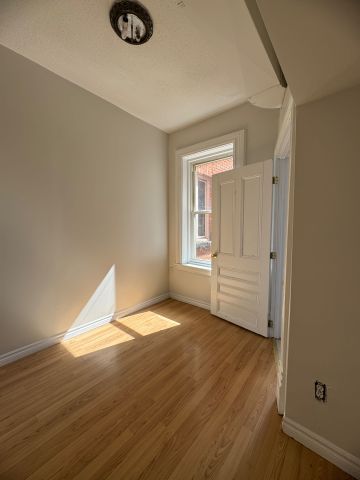For Lease - 139 1/2 John Street Unit# 4, Hamilton, Ontario - Photo 4