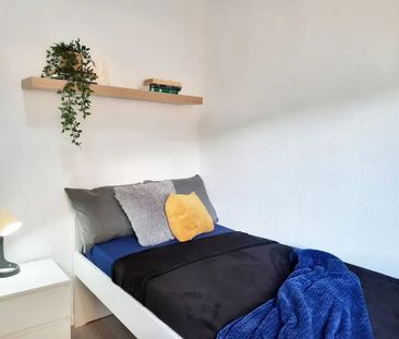 Calle de Antonio López, Madrid, Community of Madrid 28019 - Photo 4