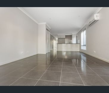 Beautiful 3 bedroom Duplex! - Photo 1